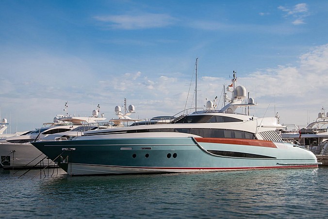 Booking σε Πολυτελή Yacht